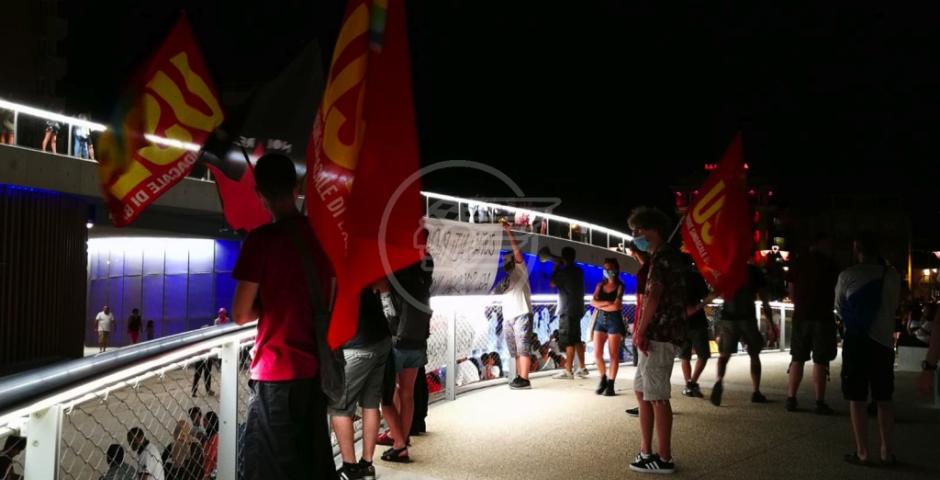 Paghe da fame e lavoro drammatico: la protesta degli stagionali Paghe da fame e lavoro drammatico: la protesta degli stagionali