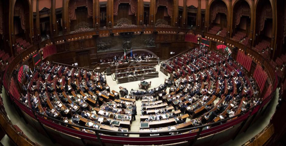 Bonus di 600 euro ai deputati. Quando l’istituzione trafigge l’anima Bonus di 600 euro ai deputati. Quando l’istituzione trafigge l’anima
