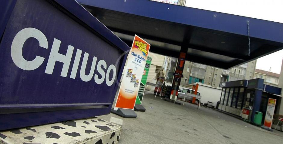 Da lunedì 14 sciopero dei benzinai: ecco giorni e orari Da lunedì 14 sciopero dei benzinai: ecco giorni e orari