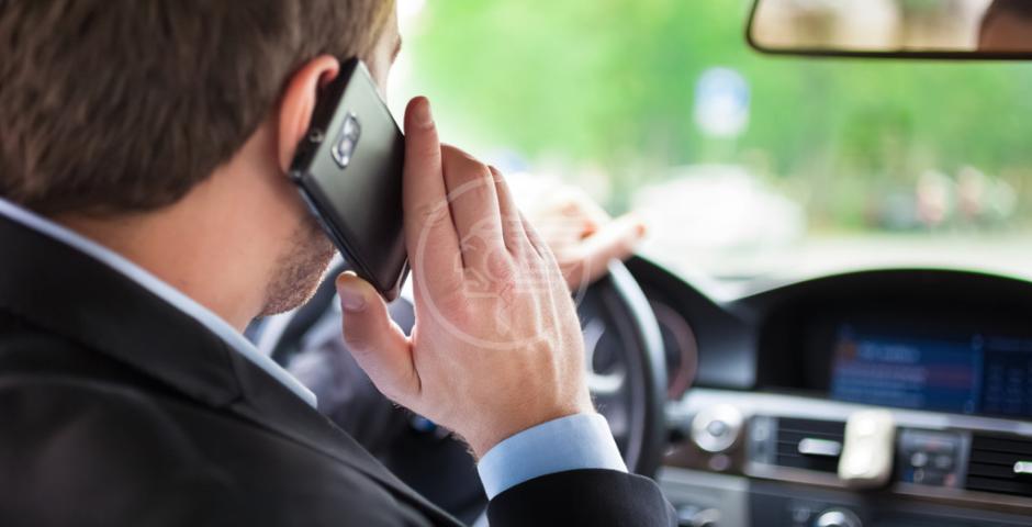 Cellulare alla guida, una pessima abitudine che continua a crescere Cellulare alla guida, una pessima abitudine che continua a crescere
