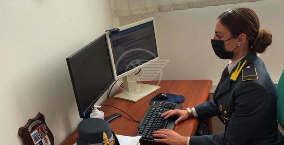 La Finanza scova un altro furbetto del reddito di cittadinanza La Finanza scova un altro furbetto del reddito di cittadinanza