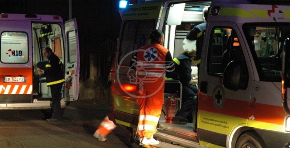 Scooter contro auto in via Montescudo: 26enne grave al Bufalini Scooter contro auto in via Montescudo: 26enne grave al Bufalini