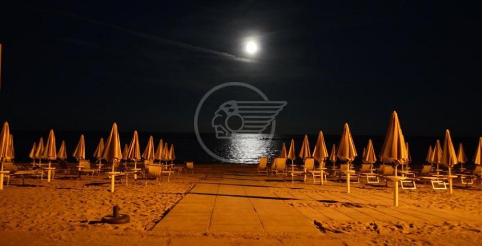 Obbligo di illuminazione notturna in spiaggia, sei multe da 1.032 euro ognuna Obbligo di illuminazione notturna in spiaggia, sei multe da 1.032 euro ognuna