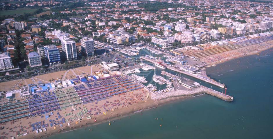 Arpae esalta il mare della Perla e il Comune denuncia Legambiente Arpae esalta il mare della Perla e il Comune denuncia Legambiente