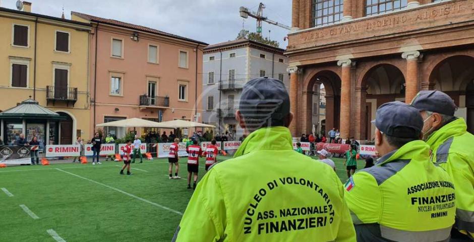 Rugby nelle ore della movida: uno spettacolo in pieno centro storico Rugby nelle ore della movida: uno spettacolo in pieno centro storico