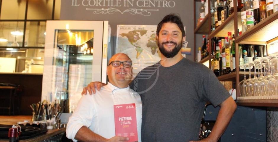"Il Cortile in Centro" unica pizzeria della città premiata dal Gambero Rosso "Il Cortile in Centro" unica pizzeria della città premiata dal Gambero Rosso