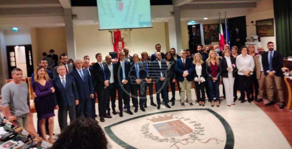 Il primo Consiglio con Jamil sindaco ha iniziato il suo lavoro Il primo Consiglio con Jamil sindaco ha iniziato il suo lavoro