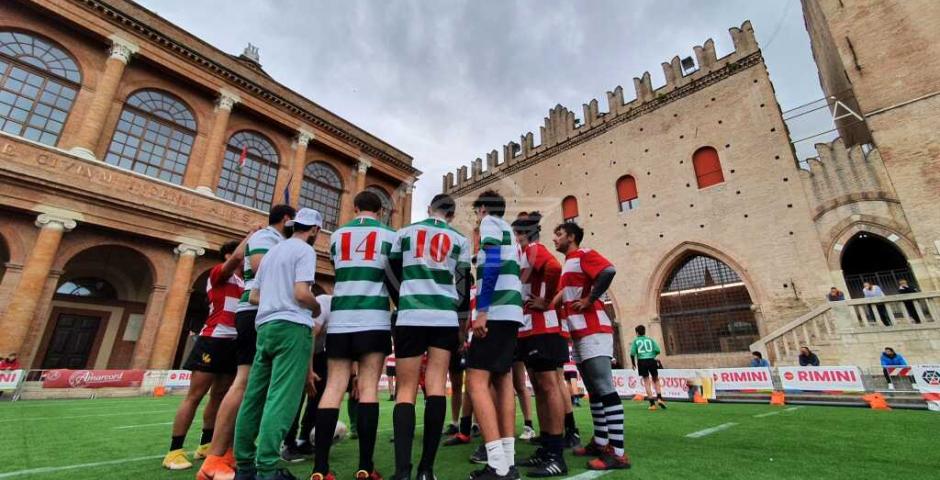 Rugby nelle ore della movida: uno spettacolo in pieno centro storico Rugby nelle ore della movida: uno spettacolo in pieno centro storico