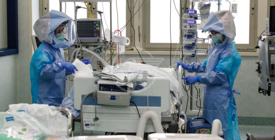 Due morti, entrambi uomini di 76 e 89 anni. I nuovi contagi arrivano a quota 100 Due morti, entrambi uomini di 76 e 89 anni. I nuovi contagi arrivano a quota 100