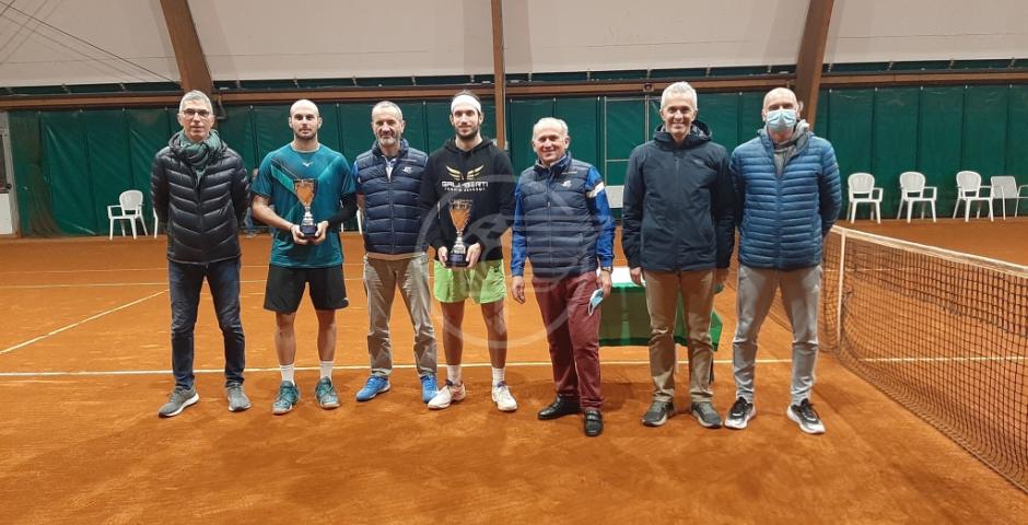 Tennis: Federico Bertuccioli vince l'Open di Natale senza cedere un set Tennis: Federico Bertuccioli vince l'Open di Natale senza cedere un set