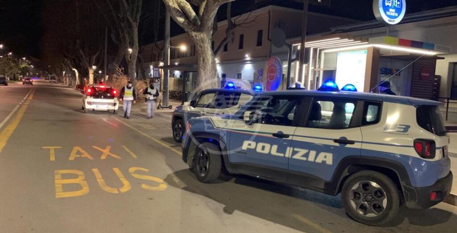 Tenta di forzare la saracinesca di un negozio: arrestato della Polizia Tenta di forzare la saracinesca di un negozio: arrestato della Polizia