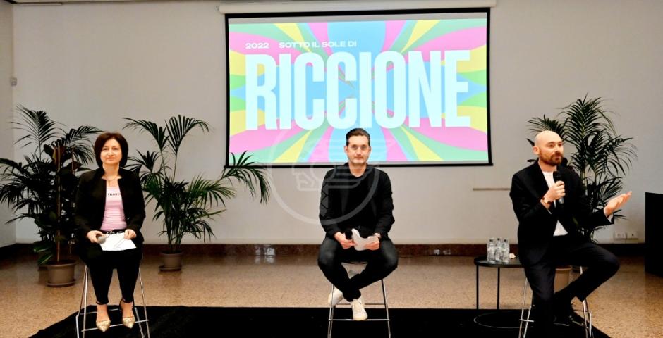 Sotto il Sole di Riccione -Primavera Estate 2022 Le linee d’indirizzo condivise con categorie, consorzi e comitati al Palazzo del Turismo Sotto il Sole di Riccione -Primavera Estate 2022 Le linee d’indirizzo condivise con categorie, consorzi e comitati al Palazzo del Turismo