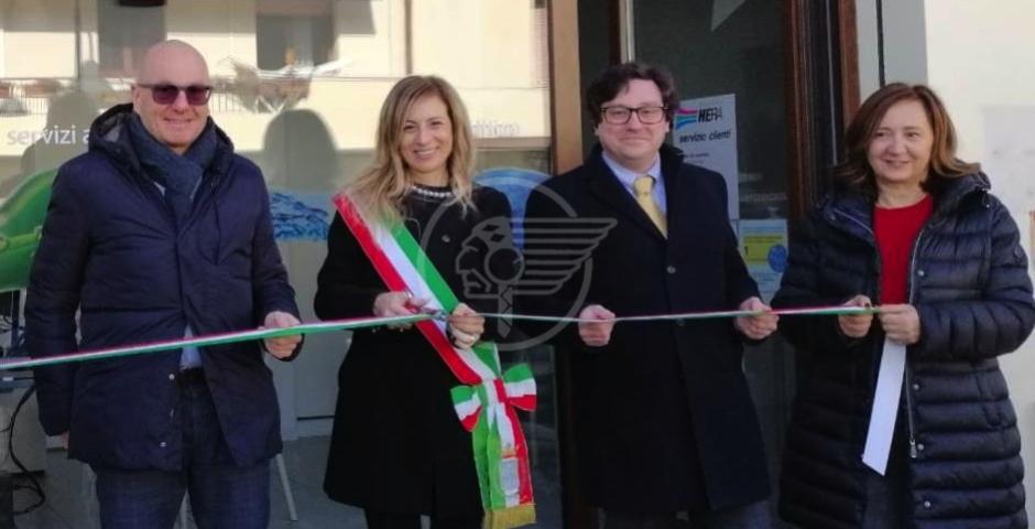 Inaugurato lo sportello clienti Hera, sarà aperto al pubblico ogni lunedì dal 14 Inaugurato lo sportello clienti Hera, sarà aperto al pubblico ogni lunedì dal 14