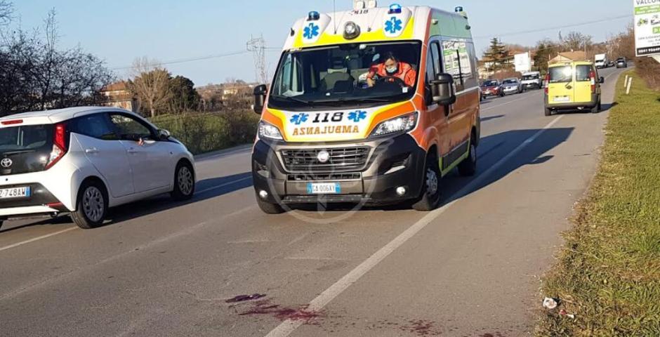 Due ciclisti si toccano e cadono: uno di loro è grave al "Bufalini" di Cesena Due ciclisti si toccano e cadono: uno di loro è grave al "Bufalini" di Cesena