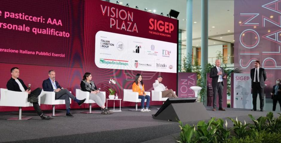 Locali pubblici: per la Fipe mancano all'appello 200mila posti di lavoro in Italia Locali pubblici: per la Fipe mancano all'appello 200mila posti di lavoro in Italia