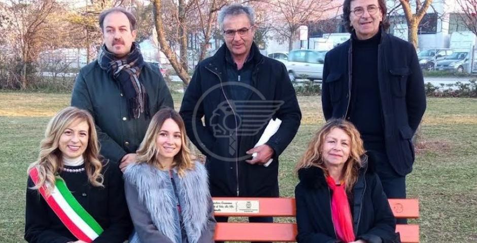La panchina arancione per le donne ha una madrina d'eccezione: Amanda Sandrelli La panchina arancione per le donne ha una madrina d'eccezione: Amanda Sandrelli