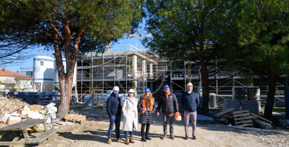 Edilizia scolastica, sopralluogo di Ermeti e Battarra in quattro cantieri Edilizia scolastica, sopralluogo di Ermeti e Battarra in quattro cantieri