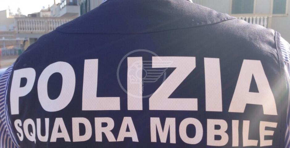 Letale una coltellata alla giugulare: il killer ha massacrato la compagna Letale una coltellata alla giugulare: il killer ha massacrato la compagna