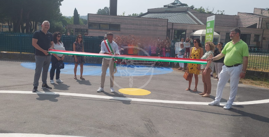 Inaugurato il nuovo parcheggio d'accesso alla scuola primaria  Inaugurato il nuovo parcheggio d'accesso alla scuola primaria