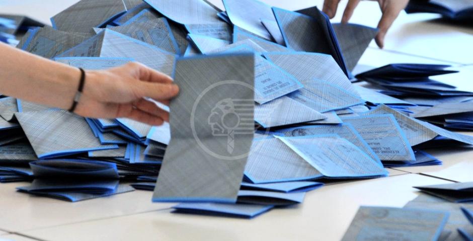 Con sole 6 sezioni (su 31) scrutinate Angelini avanti (46,74) e Caldari insegue (40,9) Con sole 6 sezioni (su 31) scrutinate Angelini avanti (46,74) e Caldari insegue (40,9)