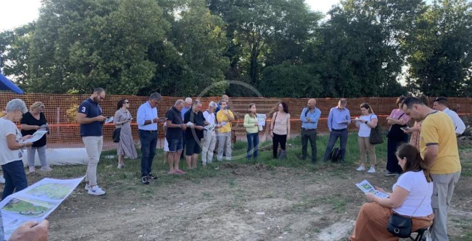 Ci vediamo al cantiere: buon successo per il primo incontro dedicato al parco Macabucco Ci vediamo al cantiere: buon successo per il primo incontro dedicato al parco Macabucco