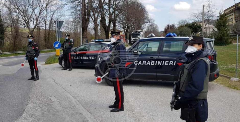 Droga, alcol e molestie: giovani segnalati dai carabinieri a Villa Verucchio Droga, alcol e molestie: giovani segnalati dai carabinieri a Villa Verucchio