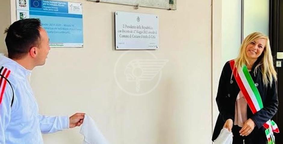Una targa all'ingresso del Comune per ricordare il titolo di "Città" concesso da Mattarella Una targa all'ingresso del Comune per ricordare il titolo di "Città" concesso da Mattarella