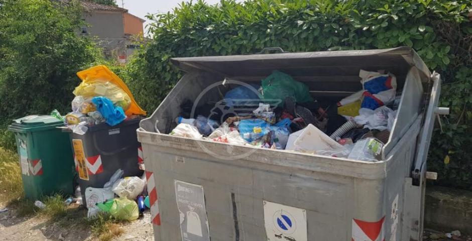 Vicario (FI): "Nella zona di via Gaudenzi rifiuti portati da fuori e multati i residenti" Vicario (FI): "Nella zona di via Gaudenzi rifiuti portati da fuori e multati i residenti"