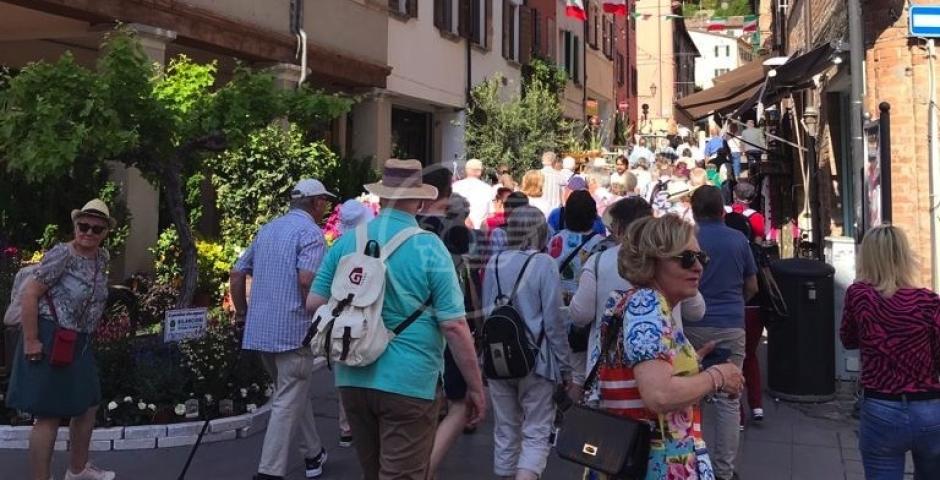 Maggio da incorniciare per le presenze turistiche: 3mila visite guidate e 4mila contatti per la Pro Loco Maggio da incorniciare per le presenze turistiche: 3mila visite guidate e 4mila contatti per la Pro Loco