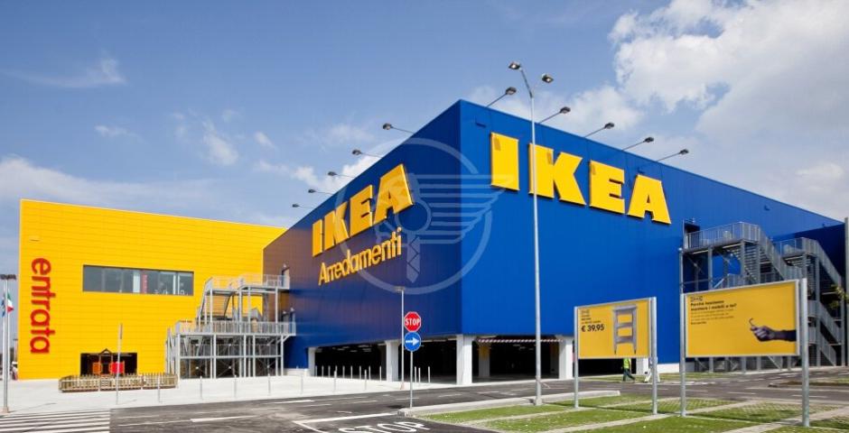 Prima ruba poi restituisce un portafoglio all'Ikea, fermata dalla security e arrestata dalla Polizia Prima ruba poi restituisce un portafoglio all'Ikea, fermata dalla security e arrestata dalla Polizia