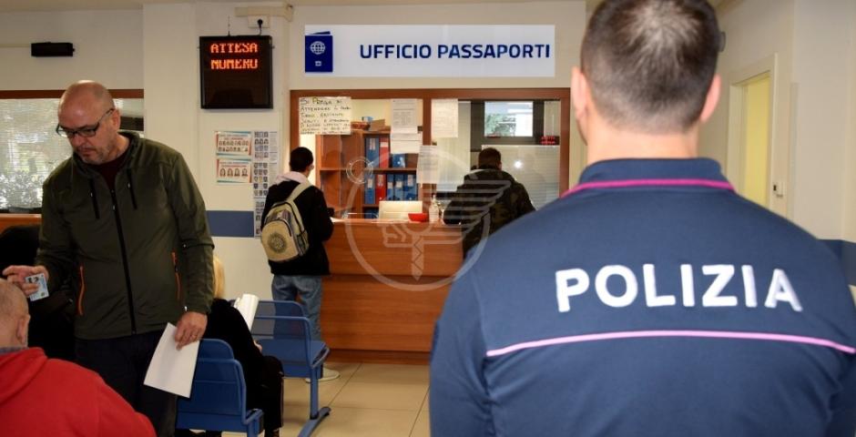 Aperture straordinarie per l'Ufficio Passaporti della Questura Aperture straordinarie per l'Ufficio Passaporti della Questura