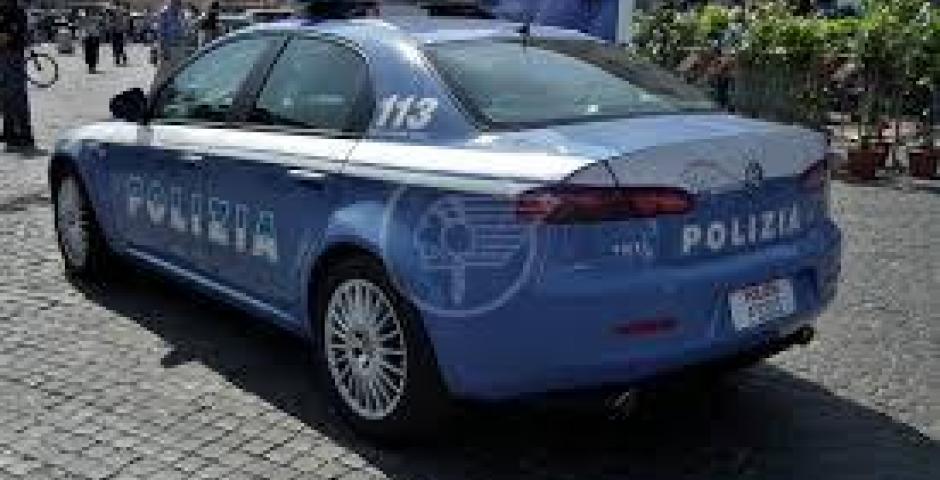 Lite in strada. Inveisce contro il capo cantiere e i poliziotti: arrestato dalla Polizia di Stato Lite in strada. Inveisce contro il capo cantiere e i poliziotti: arrestato dalla Polizia di Stato