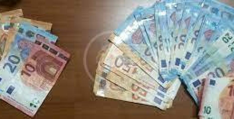 Arrivano finti messaggi dalla banca, i clienti ci cascano e si trovano i conti correnti senza soldi Arrivano finti messaggi dalla banca, i clienti ci cascano e si trovano i conti correnti senza soldi