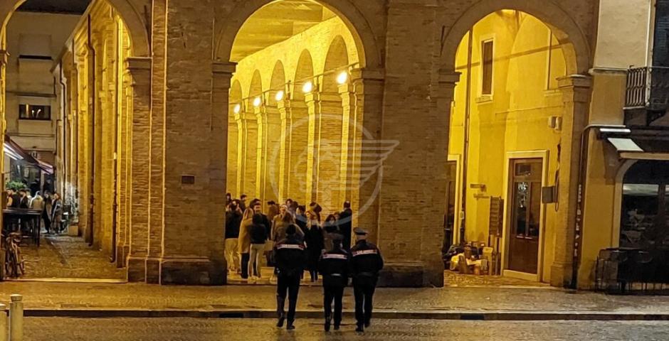 Rimini: intensificazione dei controlli nelle zone della movida – controllo straordinario alle “cantinette” Rimini: intensificazione dei controlli nelle zone della movida – controllo straordinario alle “cantinette”