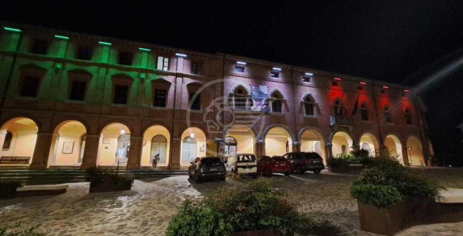 Una mostra, il corteo e il municipio bianco, rosso e verde per il 25 aprile di Verucchio Una mostra, il corteo e il municipio bianco, rosso e verde per il 25 aprile di Verucchio