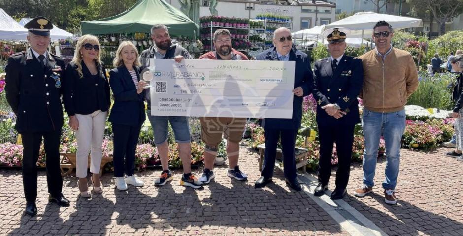 Apre ufficialmente "Cattolica in fiore", ecco gli espositori premiati da RivieraBanca Apre ufficialmente "Cattolica in fiore", ecco gli espositori premiati da RivieraBanca