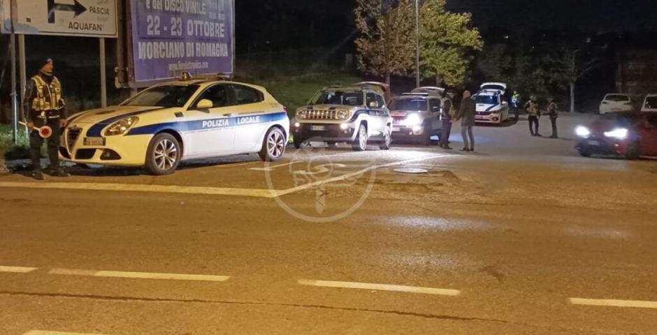 Riccione: la Polizia Locale ritira tre patenti per guida in stato di ebbrezza e consumo di stupefacenti. Ubriaco prende a pugni e calci le auto che non si fermano per un passaggio Riccione: la Polizia Locale ritira tre patenti per guida in stato di ebbrezza e consumo di stupefacenti. Ubriaco prende a pugni e calci le auto che non si fermano per un passaggio