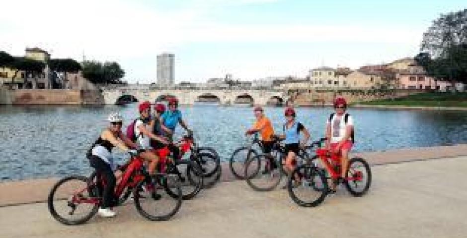 Rimini vince ancora. Premiata ancora una volta con la bandiera gialla dalla Federazione Italiana Ambiente e Ciclabile Rimini vince ancora. Premiata ancora una volta con la bandiera gialla dalla Federazione Italiana Ambiente e Ciclabile