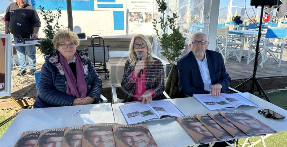 Si è svolta oggi al Bagni Tiky26 la presentazione di GeronimoMagazine numero 54 Si è svolta oggi al Bagni Tiky26 la presentazione di GeronimoMagazine numero 54