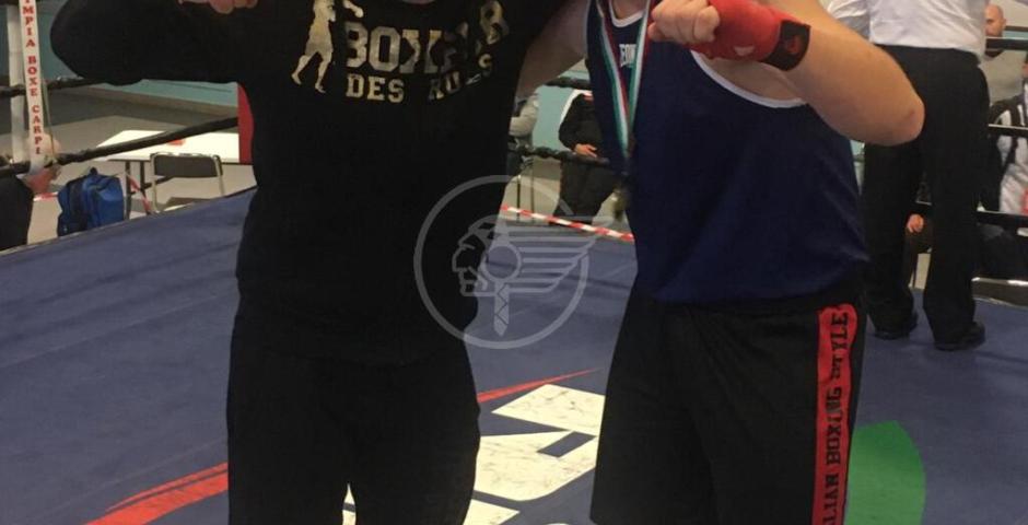 Boxe: alle finali dei campionati regionale under 14, Johnny Salaroli vince ai punti. Felice il maestro Scarpellini Boxe: alle finali dei campionati regionale under 14, Johnny Salaroli vince ai punti. Felice il maestro Scarpellini