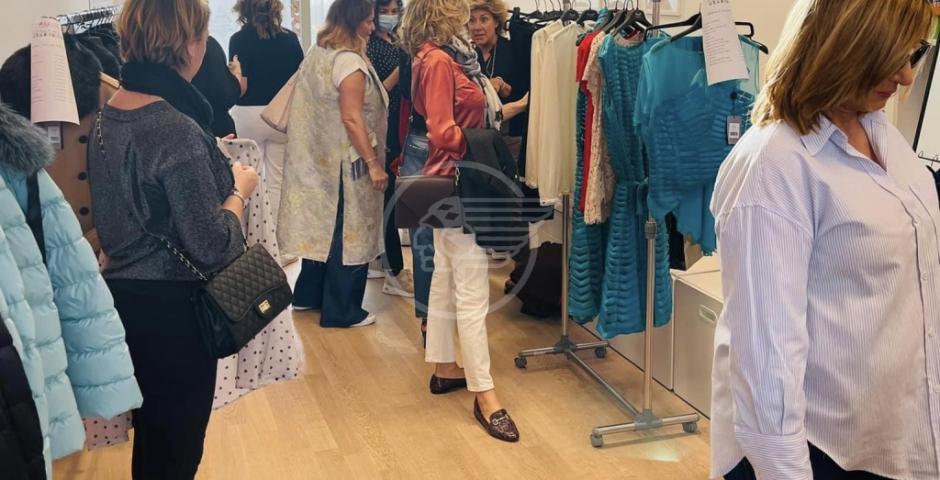 La moda sposa la solidarietà. Domenica 23 aprile “Antonio Croce for Arop” mercatino solidale  La moda sposa la solidarietà. Domenica 23 aprile “Antonio Croce for Arop” mercatino solidale