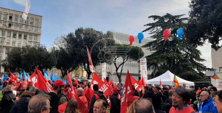 Blocco del Superbonus e nuovo Codice degli appalti: i sindacati alla manifestazione nazionale di Roma per difendere i lavoratori edili del nostro territorio Blocco del Superbonus e nuovo Codice degli appalti: i sindacati alla manifestazione nazionale di Roma per difendere i lavoratori edili del nostro territorio