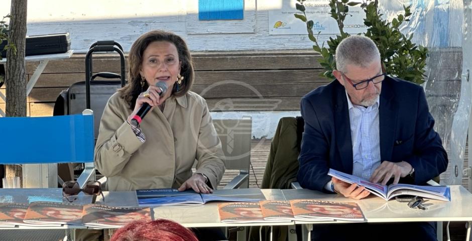 Si è svolta oggi al Bagni Tiky26 la presentazione di GeronimoMagazine numero 54 Si è svolta oggi al Bagni Tiky26 la presentazione di GeronimoMagazine numero 54