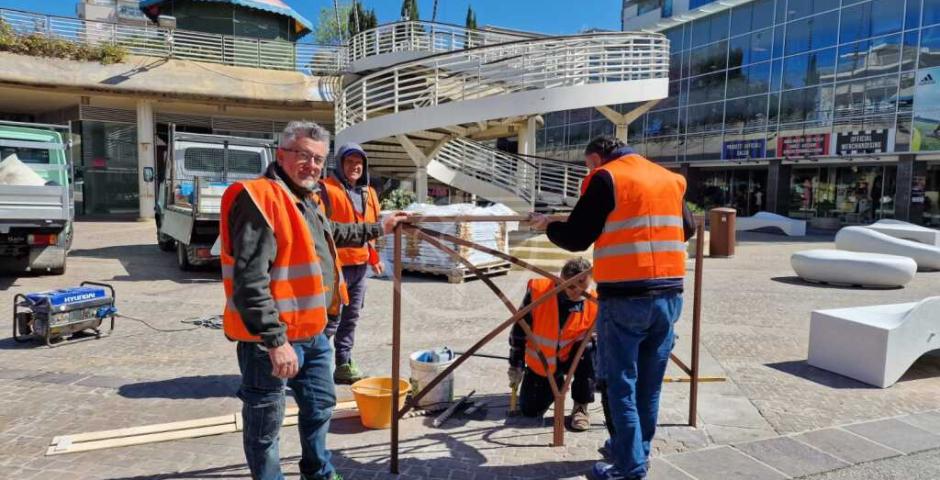 Allestimenti botanici di viale Ceccarini e nuovo arredo urbano per i Giardini dell’Alba: al via oggi i lavori Allestimenti botanici di viale Ceccarini e nuovo arredo urbano per i Giardini dell’Alba: al via oggi i lavori