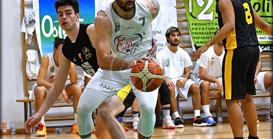 Basket: Non riesce l'impresa ai Fast Coffee che perdono contro Vignola 74-84 Basket: Non riesce l'impresa ai Fast Coffee che perdono contro Vignola 74-84