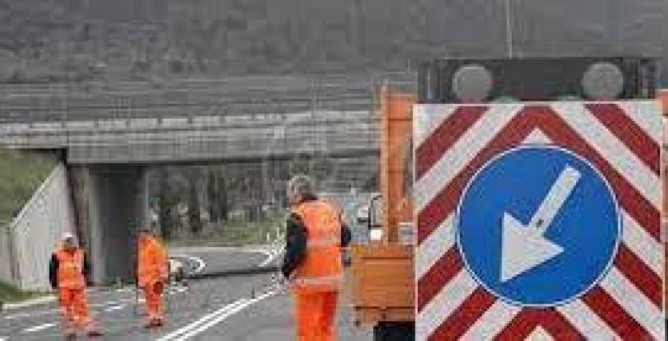 Situazione autostrade odierna: riaperto da Faenza a Forlì. Si viaggia a tre corsie verso sud, due sono le careggiate invece verso nord Situazione autostrade odierna: riaperto da Faenza a Forlì. Si viaggia a tre corsie verso sud, due sono le careggiate invece verso nord