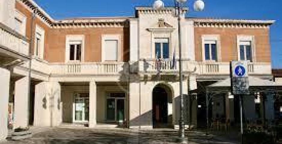 Emergenza meteo, domani chiuse le scuole di ogni ordine e grado Emergenza meteo, domani chiuse le scuole di ogni ordine e grado