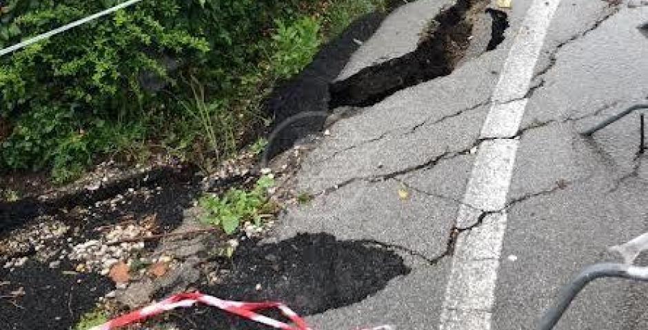 Verucchio riapre le scuole. Sotto monitoraggio tre frane, due strade a senso unico alternato Verucchio riapre le scuole. Sotto monitoraggio tre frane, due strade a senso unico alternato
