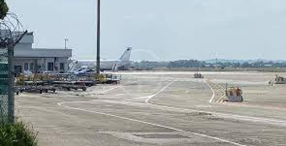 Il Presidente del Consiglio Giorgia Meloni atterrata a Rimini alle 11,57, corre in visita alle popolazioni alluvionate Il Presidente del Consiglio Giorgia Meloni atterrata a Rimini alle 11,57, corre in visita alle popolazioni alluvionate