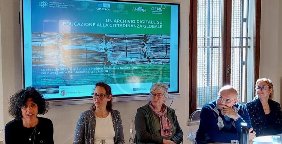 Campus universitario più internazionale con circa il 20% di studenti stranieri Campus universitario più internazionale con circa il 20% di studenti stranieri